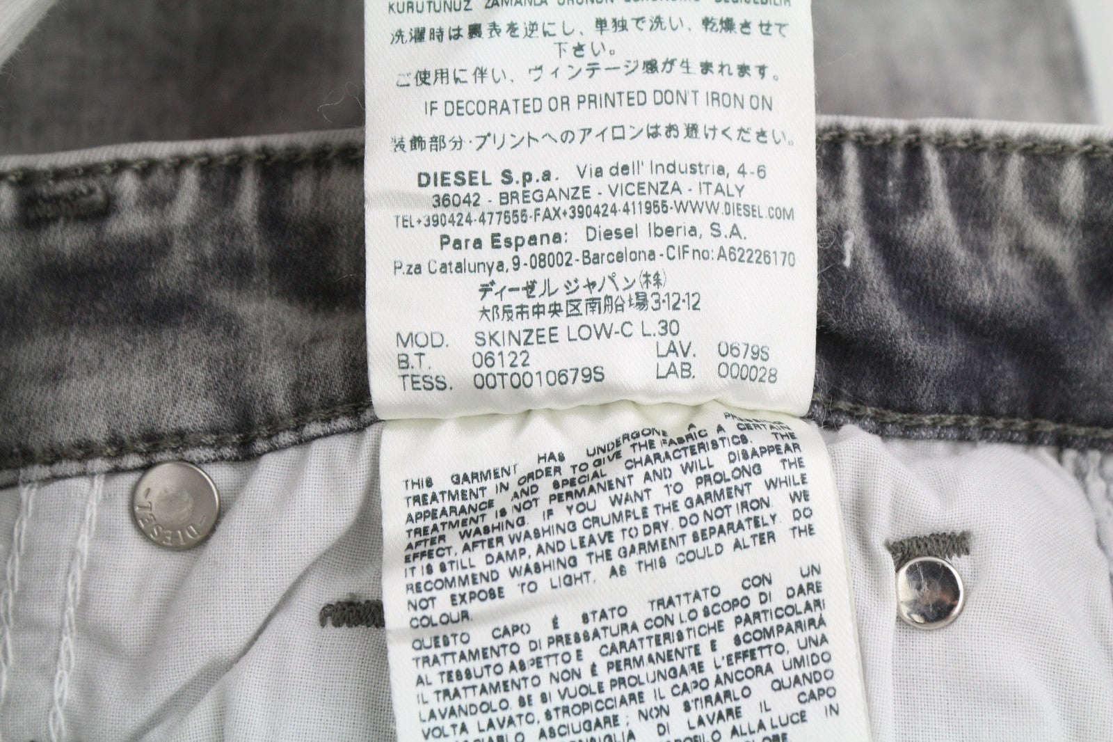 DIESEL Skinzee Low-C 0679C Women's Jeans W25/L30 Super Slim Low Waist Grey Logo