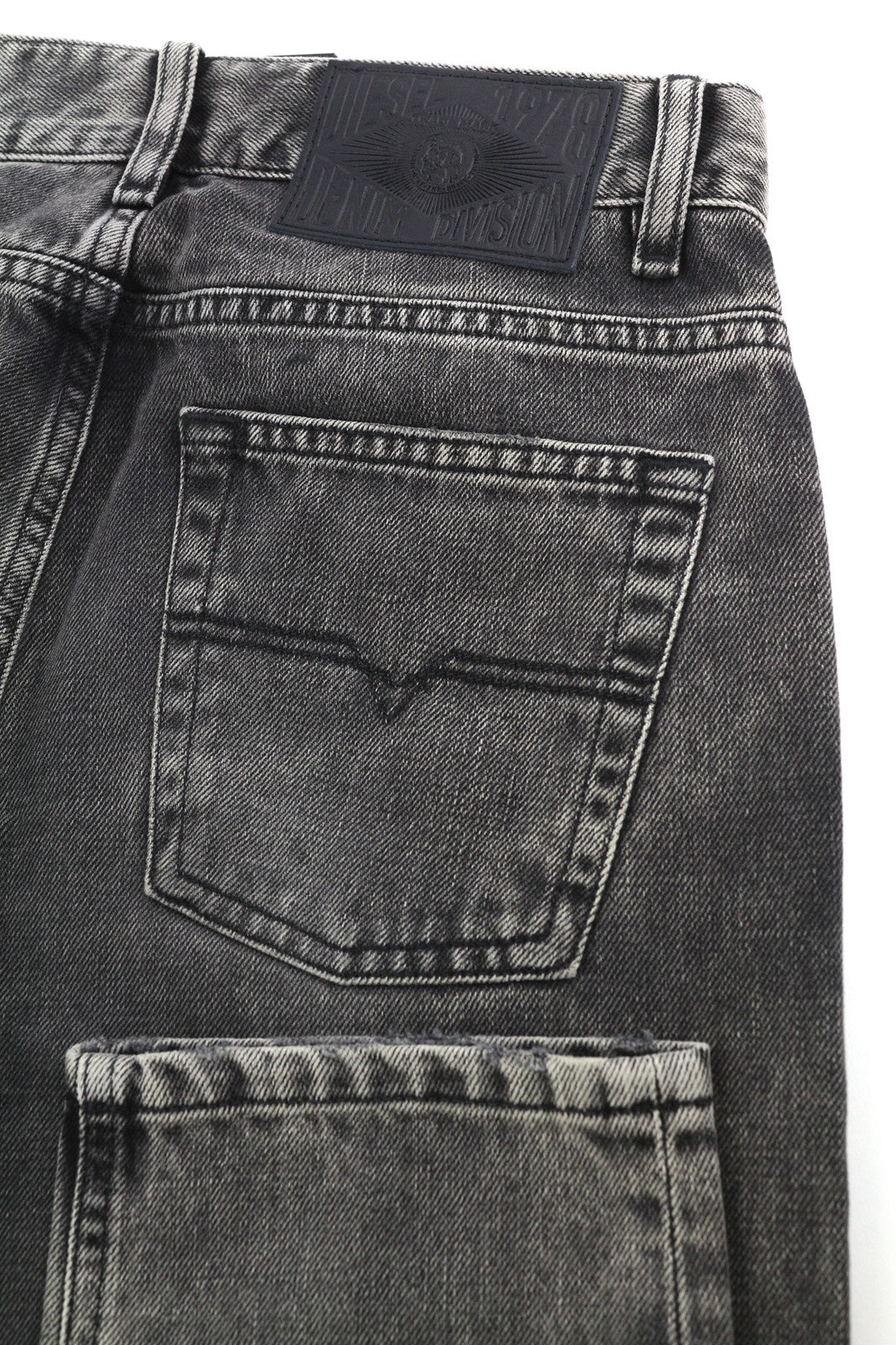 DIESEL Ceendhy 0859G Women's Jeans W24/L32 Regular Straight Washed RRP200