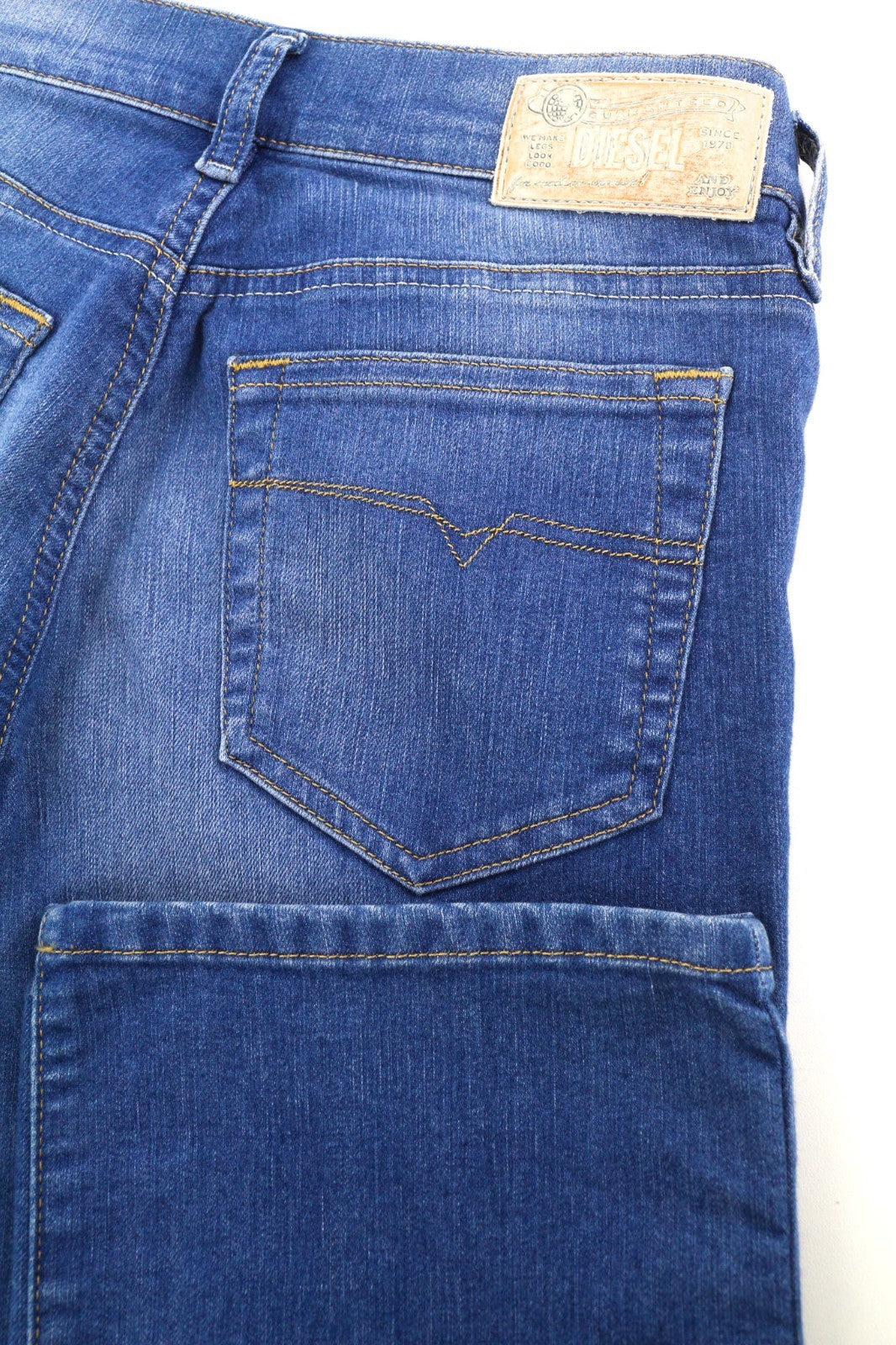 DIESEL Boozee 0661E Women's Jeans W25/L32 Regular Slim Bootcut Washed Stretch