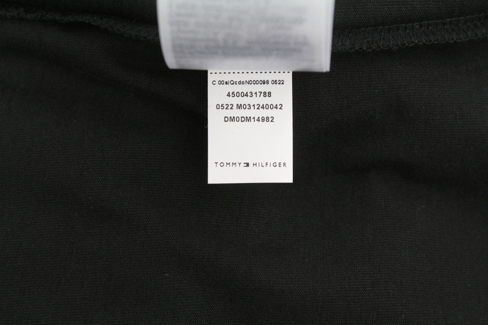 TOMMY HILFIGER Men T-Shirt L Black Crew Neck Tricot Front Logo Short Sleeve