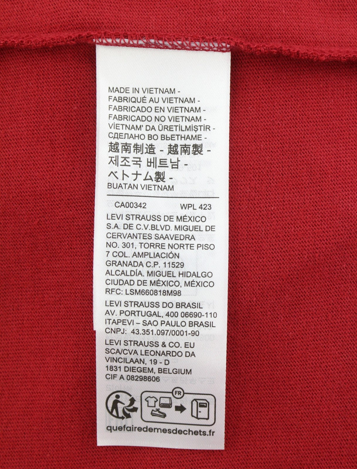 LEVI'S Standard Men T-Shirt M Red Tricot Cotton Crew Neck Short Sleeve Casual