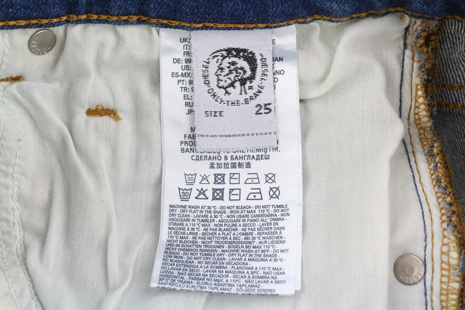 DIESEL De-Lowy-Ra RB022 Women's Shorts W25 Blue Washed Denim Distressed